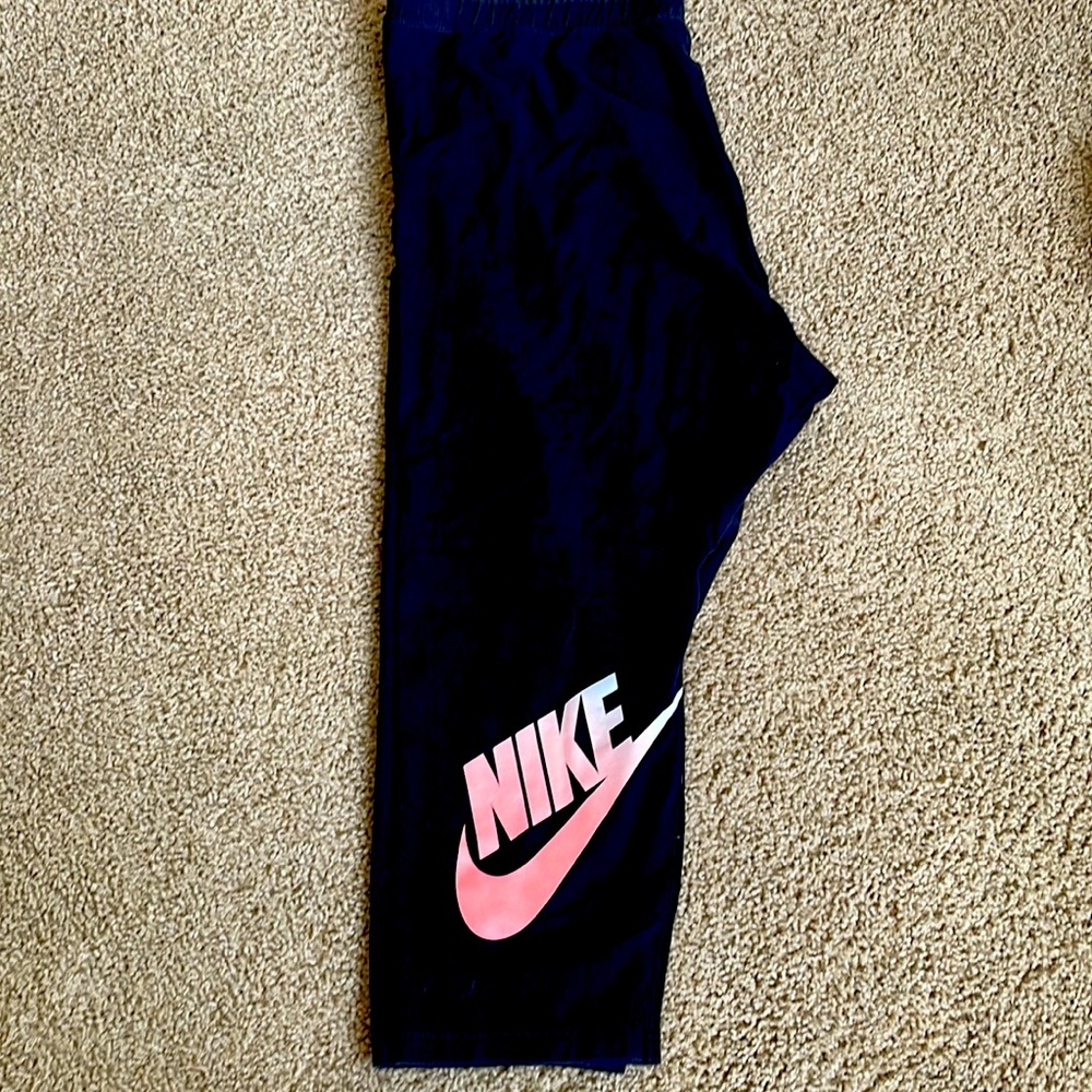 Nike Plus Size Cropped Leggings
